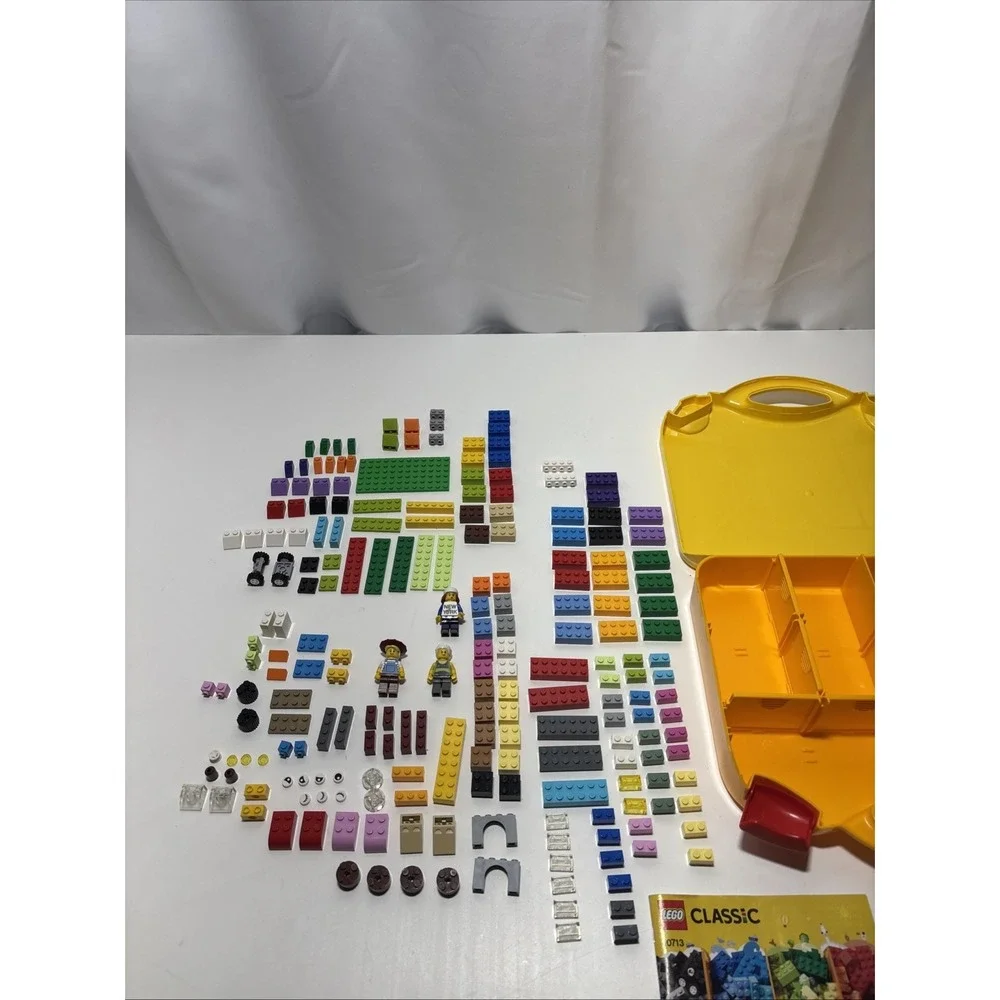 LEGO Classic Creative Suitcase 10713 Building Kit Playset 213pcs 2018‎